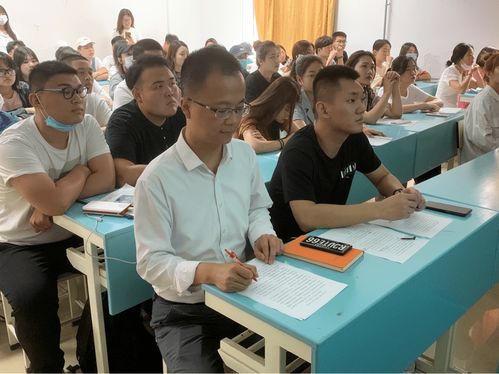 人文艺术学院党委广编学生第二党支部预备党员转正大会顺利进行